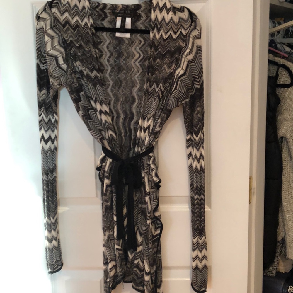 Black, White & Gray, Zig-Zag Patterned Sweater - image 1